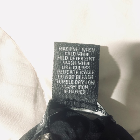 Chelsea And Theodore Blouse - Picture 4 of 12